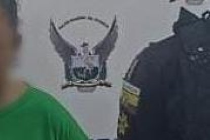 La detenida es conocida con el alias de Mamá y fue hallada en una casa en donde había explosivos.