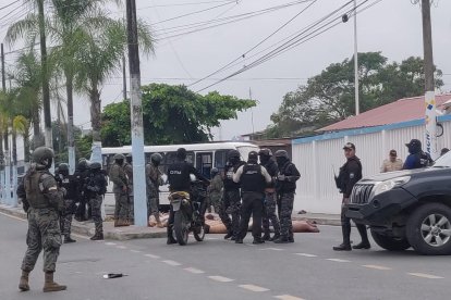 Los capturados fueron inmovilizados y luego trasladados hacia el cuartel modelo de la ciudad de Guayaquil.