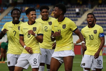 Toda la fiesta de Ecuador en el gol de John Mercado (11) ante Bolivia.