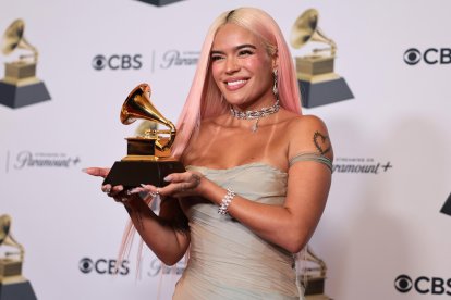 Karol G se lleva su primer Grammy por su disco urbano.