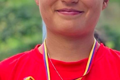 Paula con la medalla de campeona nacional en los 20 km damas.