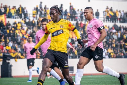 Obando puso la guinda en la goleada de Barcelona.