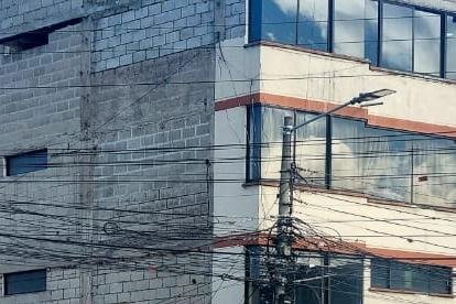 El cuerpo quedó tendido en la vía luego del suceso, en el norte de la ciudad.