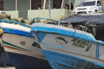 Cerca a unos botes hallaron los brazos y una pierna con tatuaje y zapato dentro de una funda.