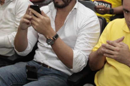 Cónclave. Socios de Barcelona antes de que inicie la Asamblea Extraordinaria celebrada el pasado 17 de mayo.
Sesión de los directivos de Barcelona en Fedenador km. 4 y medio. 17 de mayo del 2013. Guayaquil-Ecuador. Amelia Andrade /Expreso.