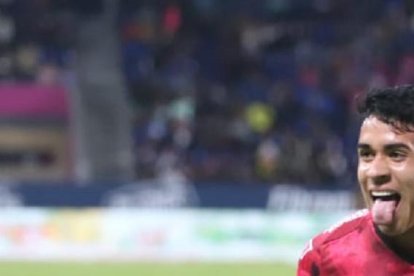 Kendry Páez hizo un golazo ante Cumbayá.