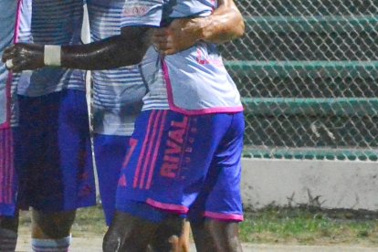 Emelec celebró el único gol a favor, sin embargo fue empatado por Orense  al final del partido.