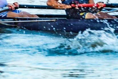 Remeros de la yola de Astillero-Cleveland durante una de sus últimas prácticas previo a la edición 85 de la competencia.