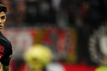 Piero Hincapié del Bayer Leverkusen estuvo 71 minutos en cancha