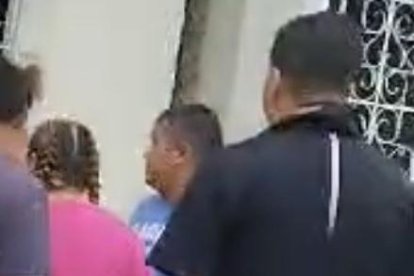 El joven fue asesinado en la peluquería donde llegó a cortarse el cabello.