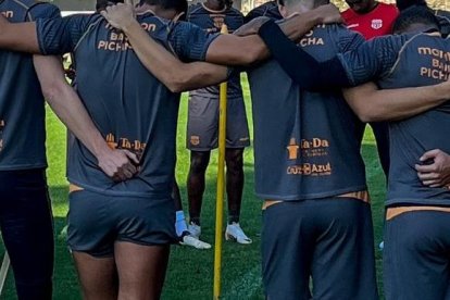 Barcelona ante de comenzar sus trabajo para enfrentar a Sao Paulo.