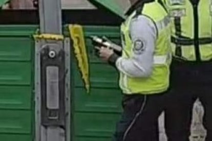 La colisión dejó un muerto y ocho carros siniestrados en el sur de Ambato.