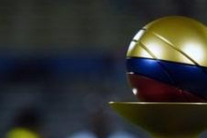 El trofeo de la Copa Ecuador 2024.