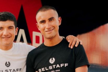 Jhonatan Narváez (der.) y Richard Carapaz, en una foto de años recientes.