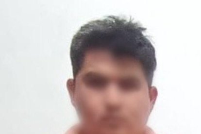 Los dos hombres y la mujer fueron aprehendidos para las investigaciones.