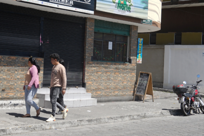 La barbería en la que ocurrió el hecho sangriento permanece cerrada. Los moradores están preocupados por la inseguridad.