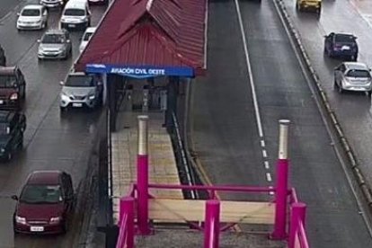 Territorio. La susodicha parada es la Aviación Civil Este, situada en la avenida las Américas, en el norte de Guayaquil.