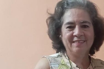 Mujeres que podrían ser madre e hija se alistan psicológicamente para el resultado final