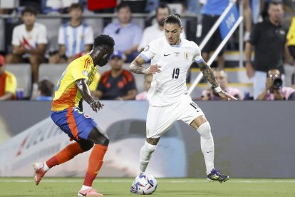 Darwin Núñez fue parte de la trifulca entre jugadores de Uruguay e hinchas de Colombia.