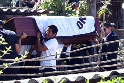 Familiares de la víctima piden que se haga justicia por el caso.