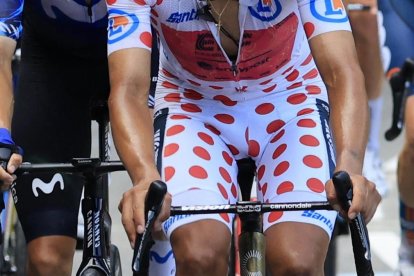 Richard Carapaz del EF Education - EasyPost, dando todo el esfuerzo en la montaña, al final fue el Rey.