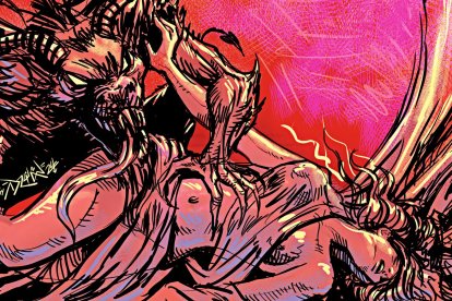 La mujer hace movimientos que simula una relación sexual como si estuviera con alguien.