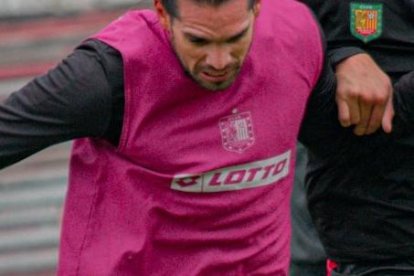 Deportivo Cuenca en la jornada de entrenamiento para el partido ante la Cahtoleí