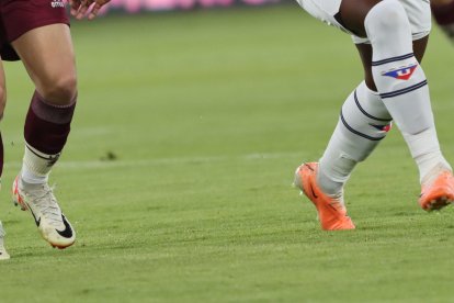 En el primer enfrentamiento entre Liga de Quito y Lanús, en Quito, la semana pasada, los albos no pudieron sostener el resultado y fueron remontados por 1-2 . Este miércoles en la vuelta buscarán quedarse con la llave.