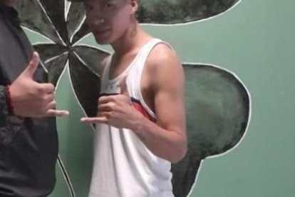 Alan (i), presunto líder de Los Águilas fue detenido.