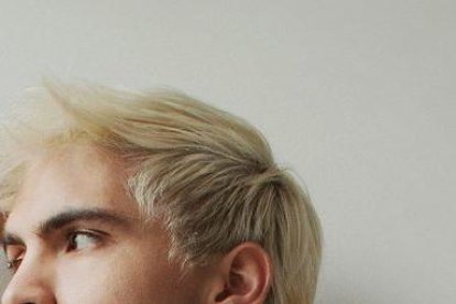 Johann Vera se declaró abiertamente gay, a través de su canción 'Clóset'.