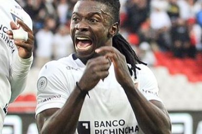 Jhojan Julio y Ricardo Adé festejando el primer lugar de la segunda etapa de LigaPro.