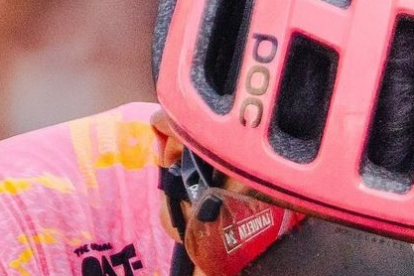 Richard Carapaz sufrió una caída en la etapa 11 de la Vuelta a España