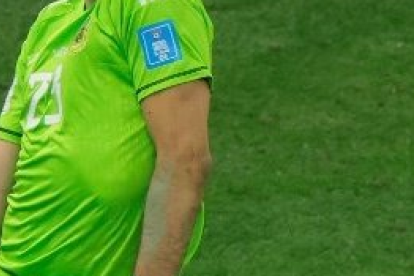 El portero Emiliano Martínez es señalado tras el golpe a una cámara en Colombia