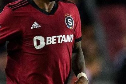 Angelo Preciado debutó en Champions League en el triunfo 3-0 ante Salzburgo