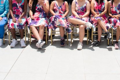 La delegación nacional integrada por deportistas especiales y regulares posaron en la presentación oficial.