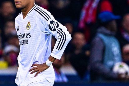 Mbappé entró a la segunda mitad del partido, pero no fue certero.