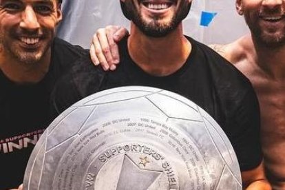 Leonardo Campana (c) celebra la MLS Supporters' Shield junto a Luis Suárez y Lionel Messi.