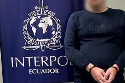 Andrejus Tokeris fue entregado a la Interpol, que lo traslado a Vilna, capital lituana, para su encarcelamiento.