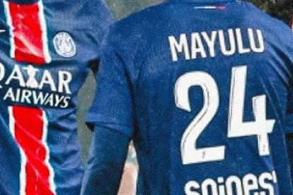 Jugadores de París Saint-Germain celebran el triunfo en Champions League