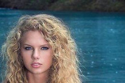 2006: Debut discográfico de Taylor Swift