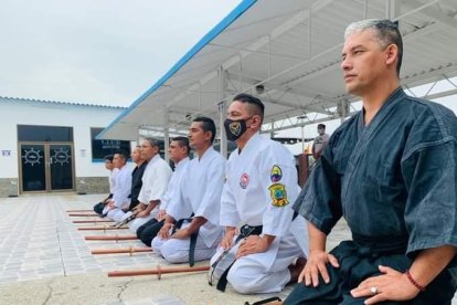 Alcívar a entrenado a más de cinco generaciones de Policías en Ecuador.