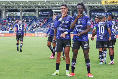 Kendry Páez y Yaimar Medina en una de las celebraciones de gol con Independiente del Valle
