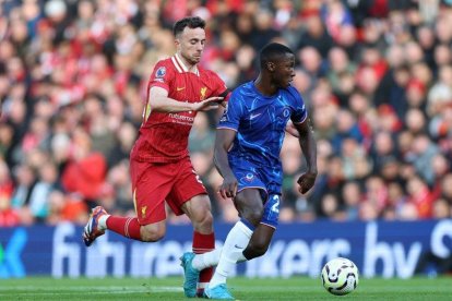 Moisés Caicedo es figura en Chelsea.