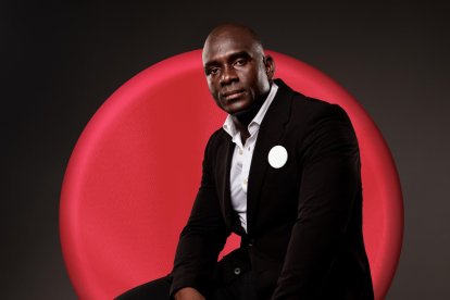 ¿Ya viste el pin de Segundo? Descubre el misterio detrás de su look.