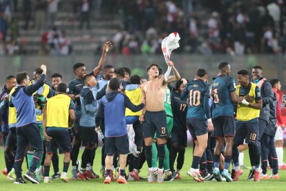 La selección de Ecuador celebró anoche en Lima su pase al Mundial del 2026.