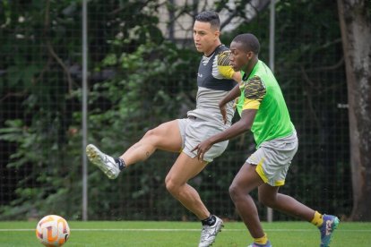 Miguel Parrales, la nueva adquisición del Ídolo, ya se entrenó con el equipo.