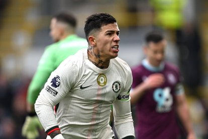 Enzo Fernández, volante argentino de Chelsea, es una de las figuras en la Premier League.