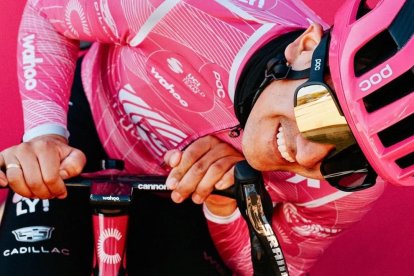 La Locomotora del Carchi en una de las fotos que subió con la nueva licra del EF 2026.