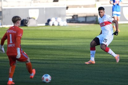 Stuttgart y el sueño ecuatoriano: Jeremy Arévalo (25) a un paso de debutar en Bundesliga.