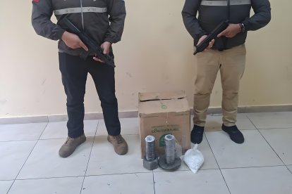 Los traficantes escondieron la droga al interior de una pieza metálica en forma de perno.